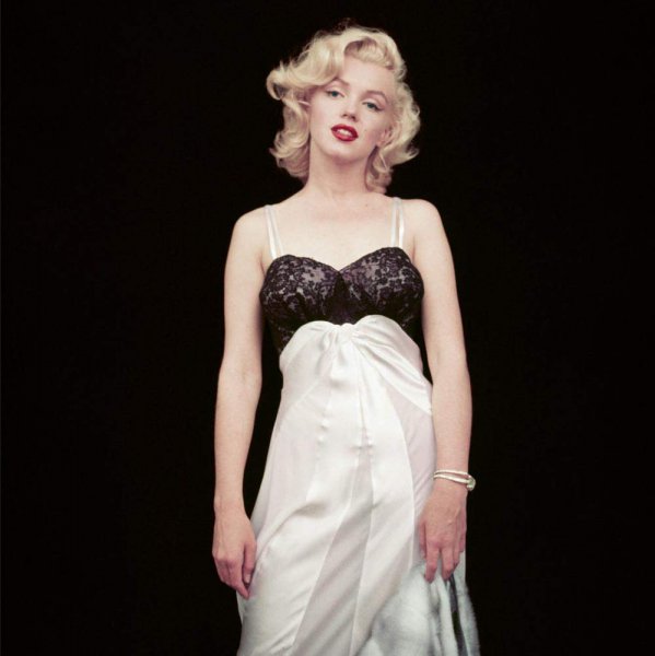 Book cover: The Essential Marilyn Monroe - 50 sessions
