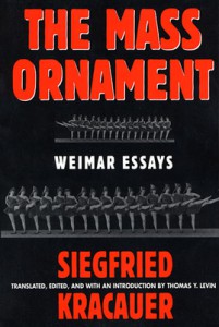 Couverture du livre The Mass Ornament - de Siegfried Kracauer