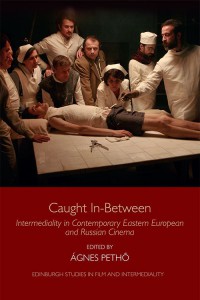 Couverture du livre Caught In-Between - Sous la direction de Agnes Petho