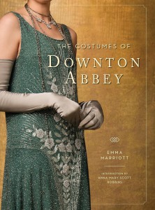 Couverture du livre The Costumes of Downton Abbey - de Emma Marriott et Anna Mary Scott Robbins